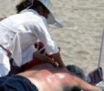 I Massaggi in Spiaggia Fanno Male 3